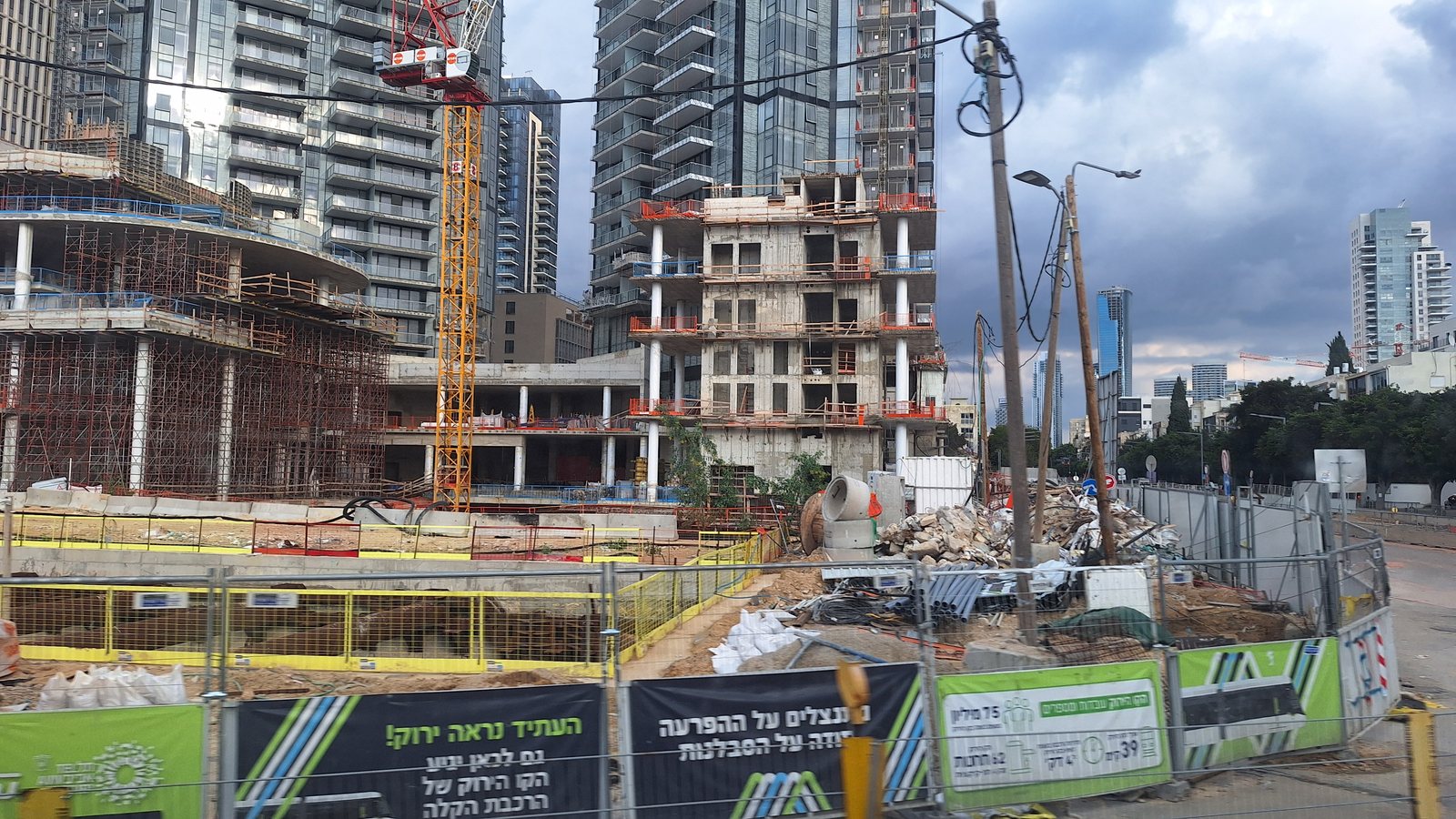 ארלוזורוב מתחדש: הרכבת הקלה, מדרחוב ומאות דירות חדשות